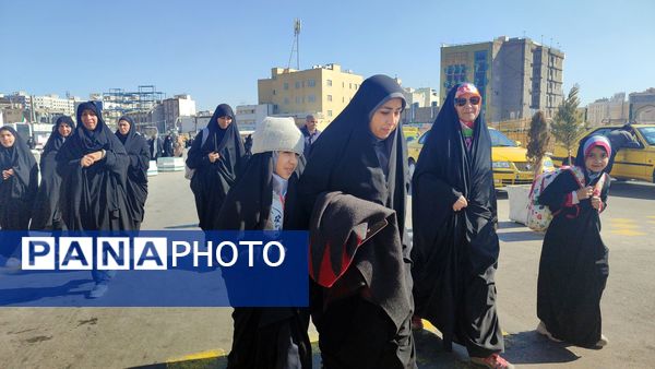 همایش پیاده‌روی مادر دختری به‌مناسبت اعیاد شعبانیه و دهه فجر 