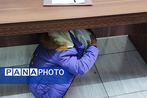 تمرین ایمنی و مقابله با بحران زلزله در مدرسه هدی۱