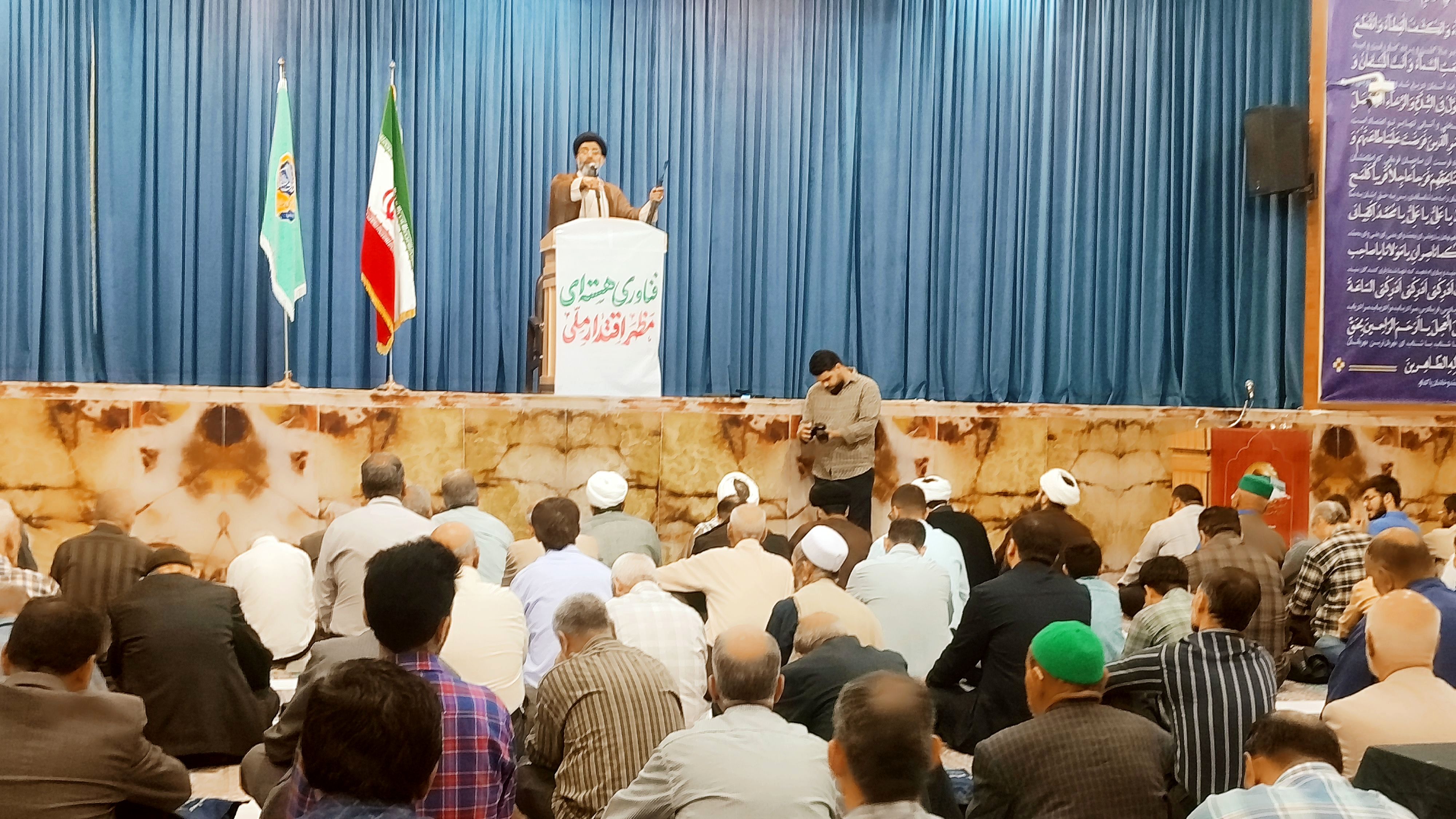 نماز جمعه در حرم مطهر امامزاده جعفر بن موسی الکاظم (ع) پیشوا 