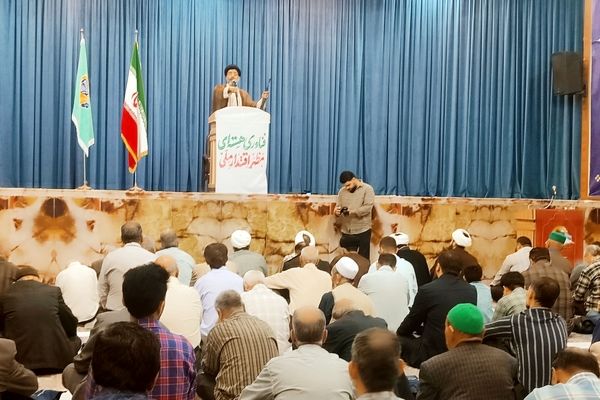 نماز جمعه در حرم مطهر امامزاده جعفر بن موسی الکاظم (ع) پیشوا 