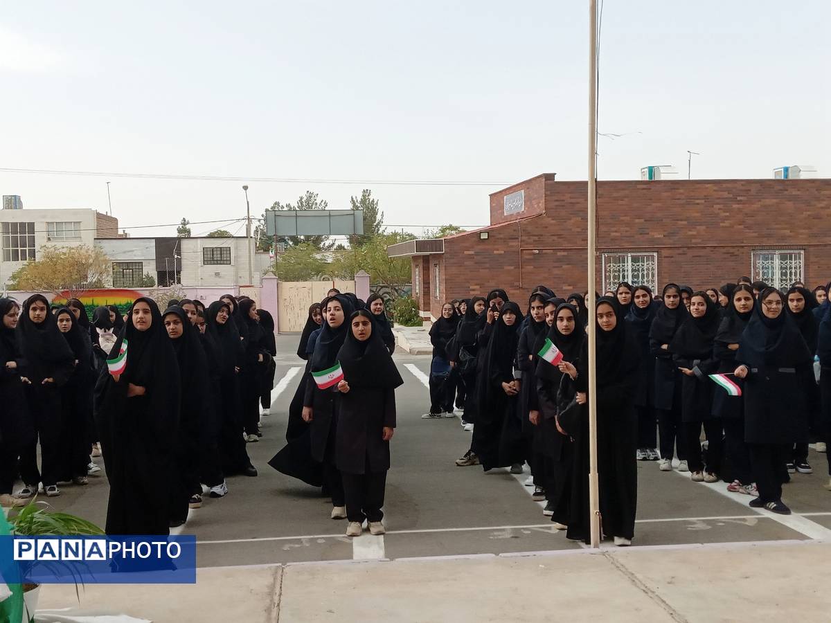 جشن آغاز سال تحصیلی جدید در دبیرستان فرهنگ فخرایی