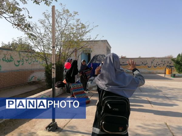 روز پر نشاط همزمان با هفته بهداشت روان در مدرسه تکتم خلیل آباد 