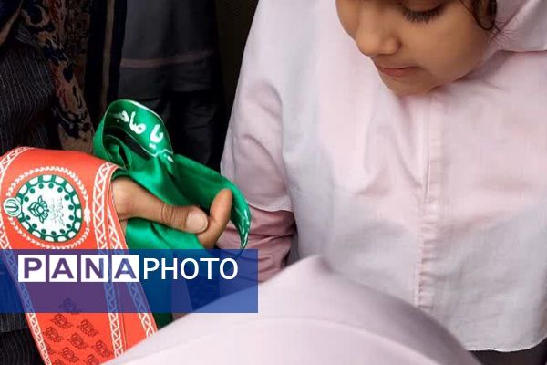 مراسم روز مادر و تحلیف پیشتازان در دبستان شهید سرافراز