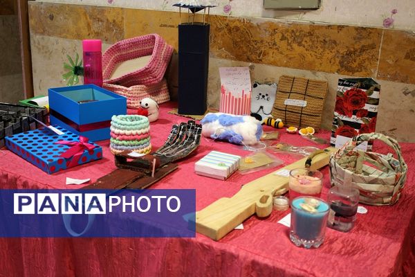 برگزاری نمایشگاه «ماها» در دبیرستان حضرت معصومه (س) ناحیه چهار کرج