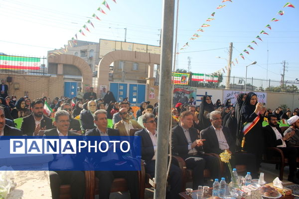 نواخته‌شدن زنگ انقلاب در مدارس استان بوشهر 