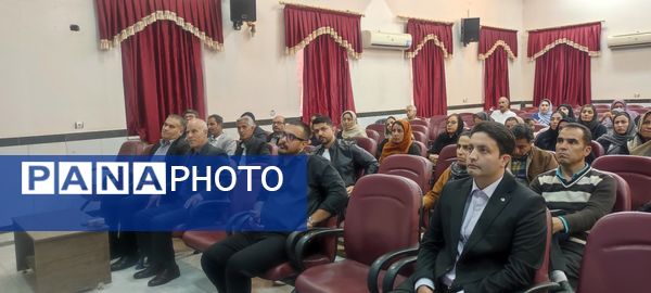 انتخابات انجمن و اولیا و مربیان مدرسه نمونه دولتی فرزانگان شهرستان شیروان 