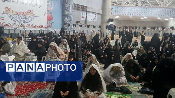 نماز جمعه سدی محکم در برابر دشمن