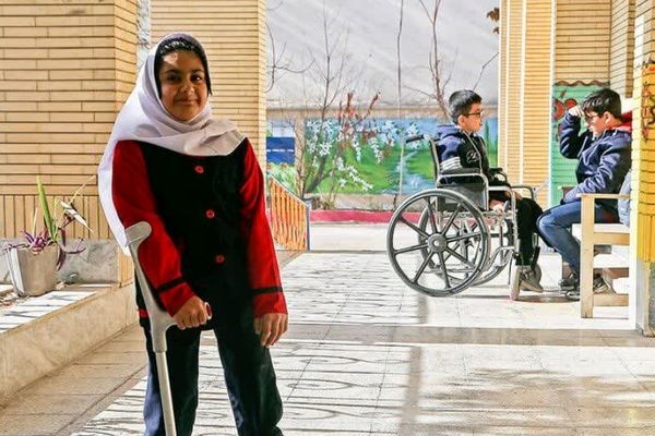 امکانات آموزشی دانش‌آموزان معلول تا استاندارد مطلوب فاصله زیادی دارد