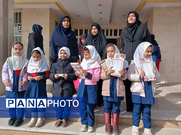 برگزاری مراسم تجلیل از دانش‌آموزان ممتاز حوزه نماز و قرآن در طرح بازدید از کارنامه نماز
