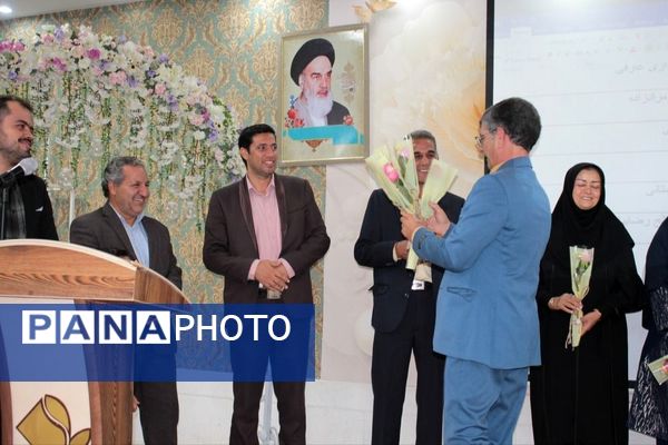 برگزاری اولین جلسه انجمن اولیاء و مربیان دبستان شاهد آقا مصطفی خمینی کاشمر