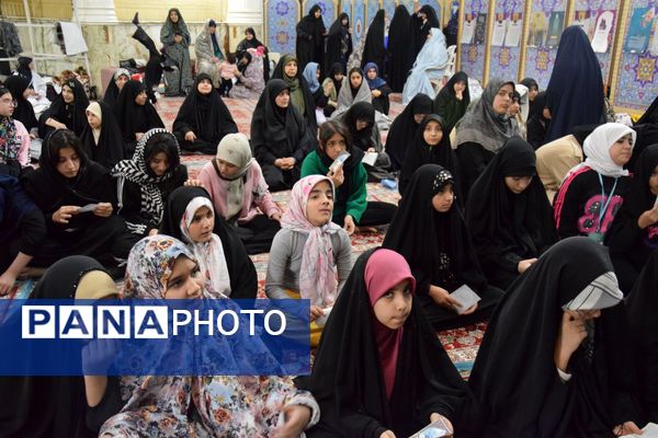 اعتکاف دانش‌آموزی در مسجد جامع امام حسین(ع) ناحیه یک کرج 