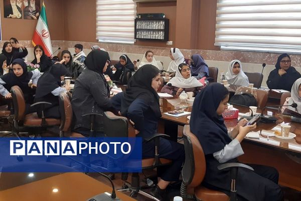 جلسه آموزش خبرنگاری در شهرستان رباط‌کریم