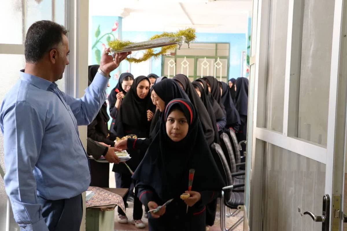 «زنگ جوانهها» در آموزشگاه دخترانه الزّهراء صدرآباد رستاق