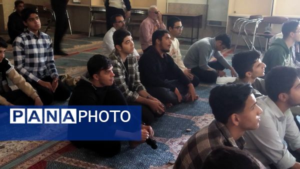 قرائت زیارت حضرت فاطمه (س) در دبیرستان شاهد ابوذر غفاری 