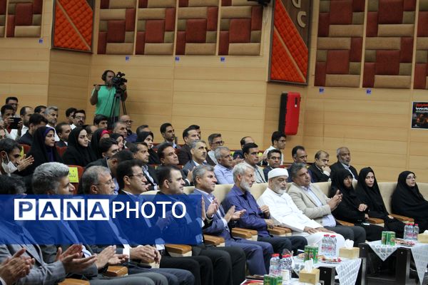 گرامیداشت هفته معلم و تجلیل از فرهنگیان هرمزگانی