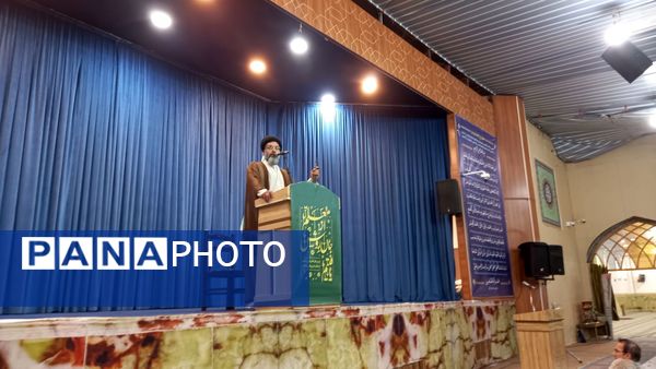 گرامیداشت هفته معلم در نماز جمعه با حضور مدیر آموزش و پرورش پیشوا