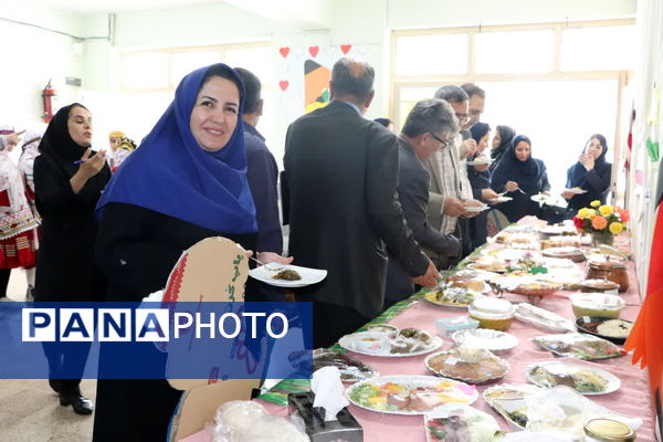 جشنواره غذای سالم در دبستان دخترانه سما شهرستان شیروان