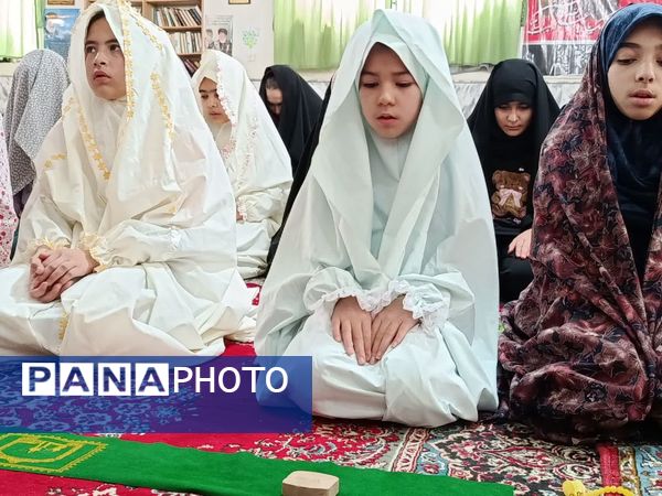 اولین روز اعتکاف دانش‌آموزان در فاروج 