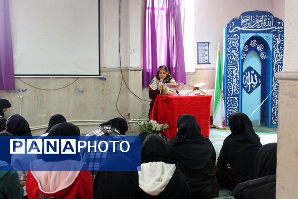 جشن و مولودی‌خوانی میلاد حضرت زهرا(س) در هنرستان آفرینش پردیس 