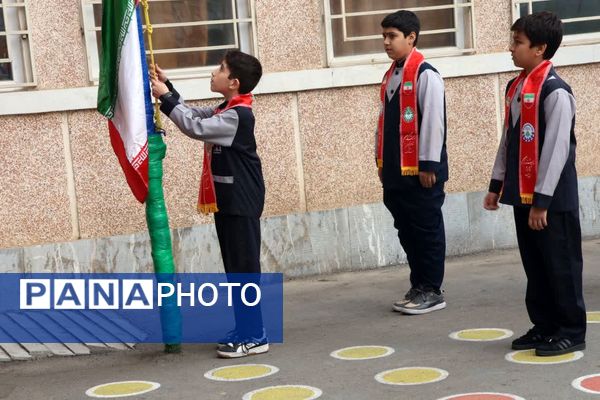 صبحگاه دانش در دبستان خیراندیشان گرگان