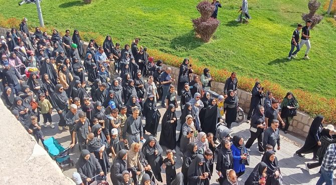 آیین پیاده روی دلدادگان اربعین حسینی در شهرستان نیشابور 