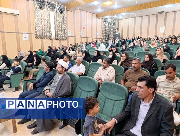 جلوه‌هایی از انتخابات انجمن اولیا دبستان معلم ۲ در آشخانه 