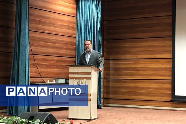 برگزاری جلسه مدیران با حضور فعال مسئولان آموزش و پرورش و اداره کل شهرستانهای تهران در ناحیه دو شهرری