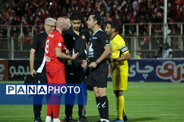 بازی بدون گل تراکتور و فجر سپاسی