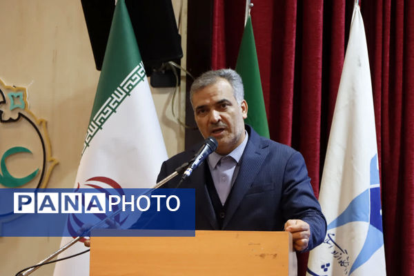 همایش تقدیر از پژوهشگران و فناوران برتر خراسان رضوی و تجلیل از جهادگران علم و فناوری