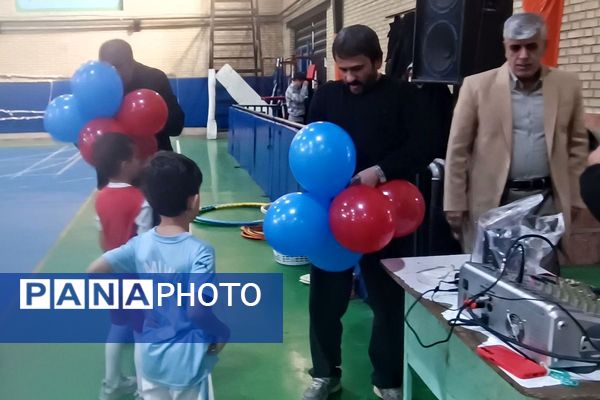 مسابقه ورزشی «روز پدر و پسری» طرح شهید خرازی در دبستان پسرانه علامه طباطبایی پیشوا