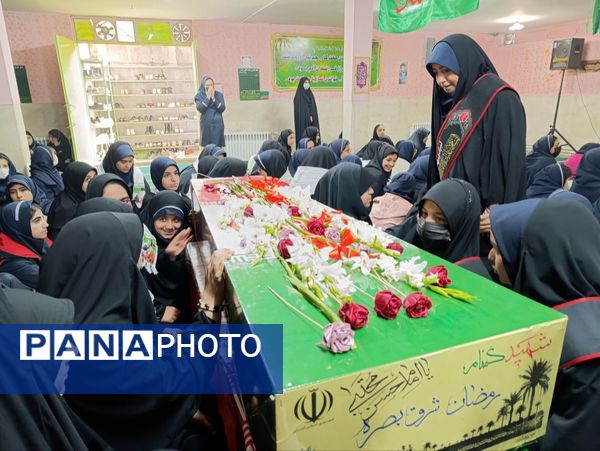 دبیرستان دخترانه شاهد قدسیان میزبان پیکر مطهر شهید گمنام