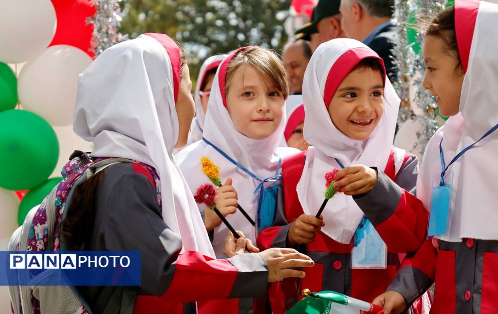 جشن شکوفهها در آذربایجان غربی