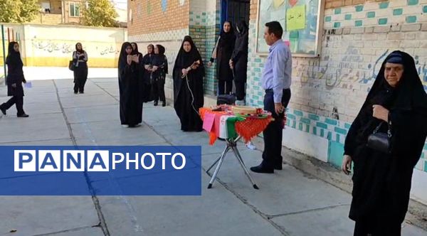 زنگ آغاز سال تحصیلی در مدرسه عشایری خدیجه کبری ناحیه 2 خرم‌آباد به صدا درآمد