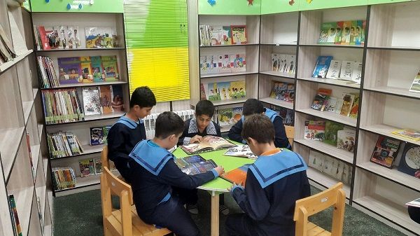 کتابخانه مدرسه؛دریچه‌ای به دنیای دانش و خلاقیت