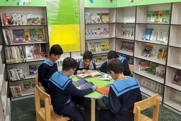 کتابخانه مدرسه؛دریچه‌ای به دنیای دانش و خلاقیت
