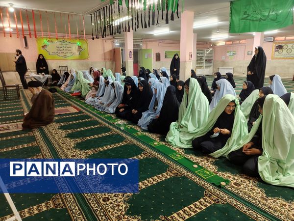 جلسه پرسش و پاسخ با امام جمعه شهرستان نیشابور در دبیرستان شاهد قدسیان 