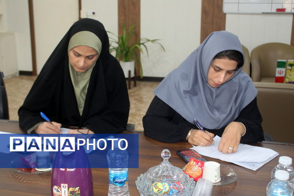 جلسه برنامه‌ریزی بزرگداشت هفته دفاع مقدس در اداره‌کل آموزش و پرورش استان بوشهر