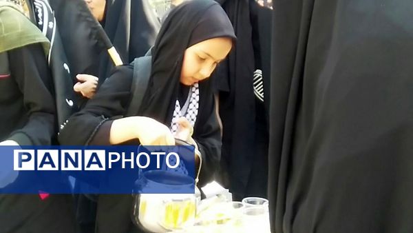 جاماندگان اربعین حسینی در  راهپیمایی حرم تا حرم نیشابور 