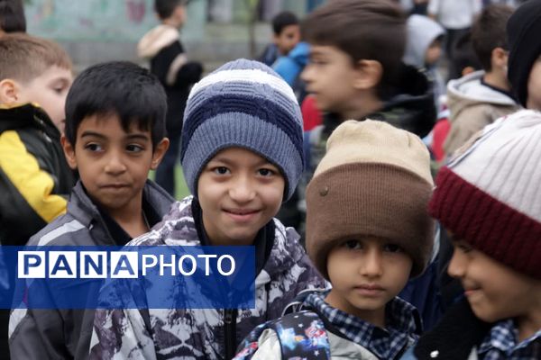 صبحگاه دانش در دبستان خیراندیشان گرگان