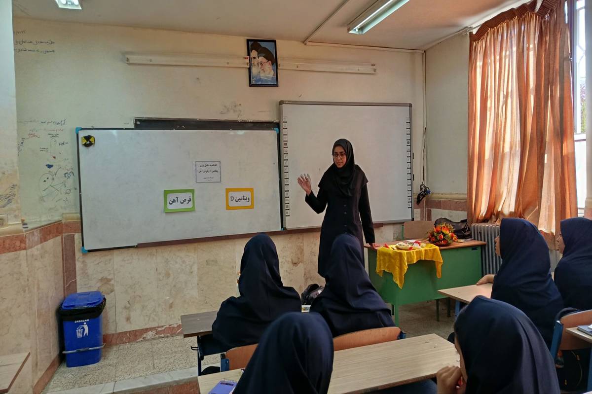 مصرف منظم ویتامین دی و آهن برای سلامت و رشد دانش‌آموزان ضروری است