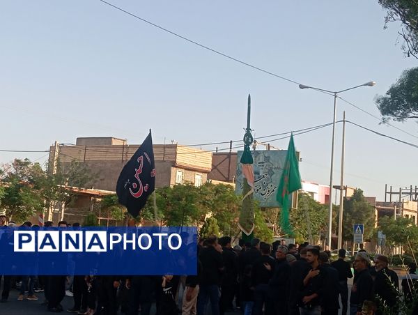 آیین زنجیر زنی در عصر تاسوعا در شهر عشق آباد