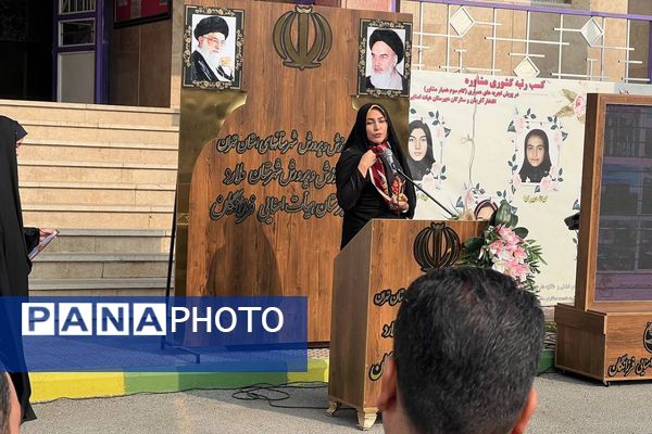 مدرسه فرزانگان ملارد میزبان نمایشگاه دستاوردهای علمی دانش‌آموزان