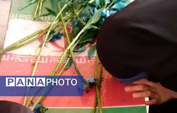 مراسم استقبال از شهید گمنام در دبیرستان دخترانه بهار آزادی فلاورجان 