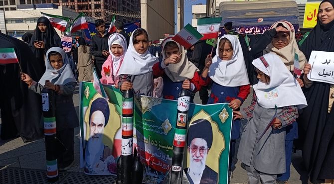 راهپیمایی غرور آفرین۱۳ آبان در مشهد مقدس 