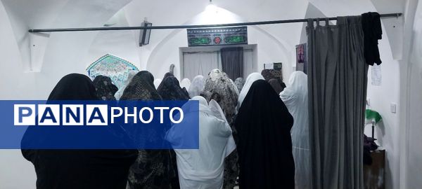 بانوان فدافن  زمزمه‌های ایمان در خلوت نورانی اعتکاف مسجد جامع