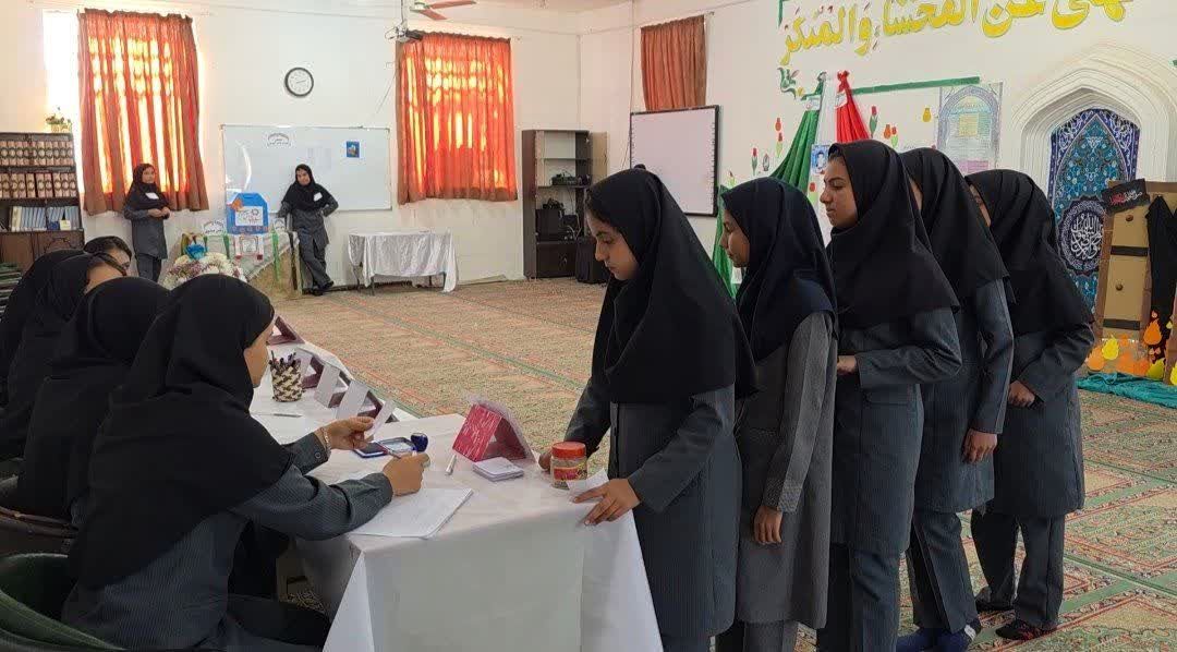 برگزاری انتخابات شورای دانش‌آموزی در مدارس شهرستان بافق