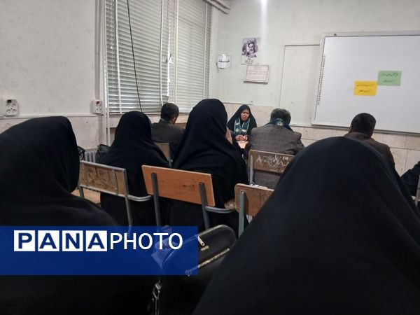 برگزاری دوره‌ مربیان پیشتاز کاردان در ابرکوه