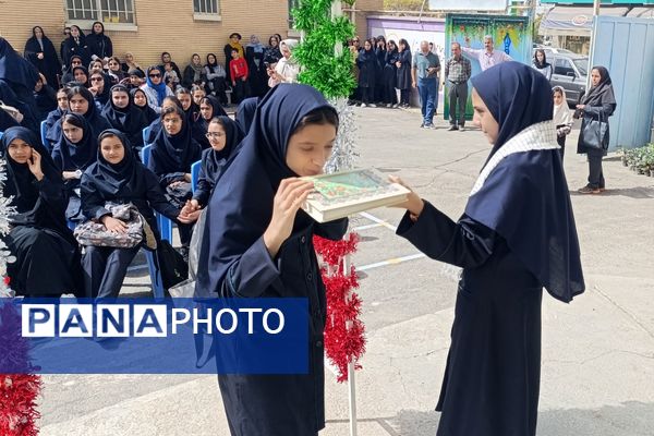 جشن جوانه ها در دبیرستان مهر نیشابور