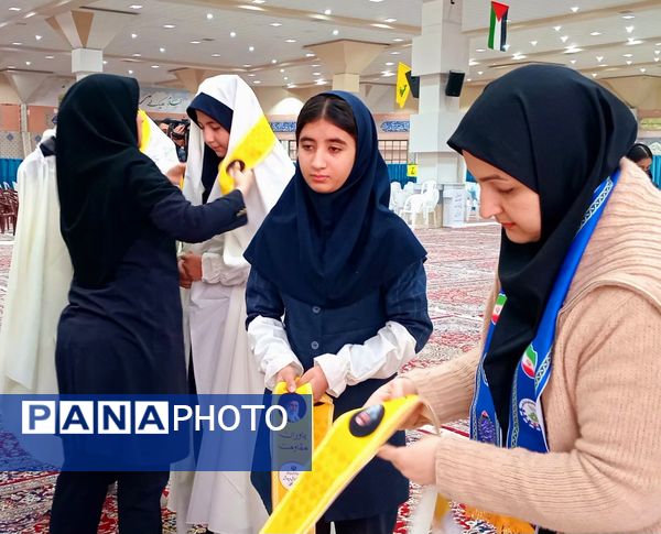 پیش اجرای گروه ۱۰۰۰ نفره پیشتازان قبل از اجلاسیه سراسری نماز