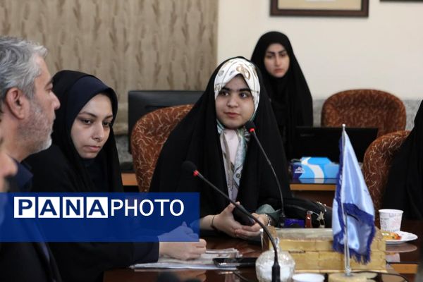 تجلیل از دانش‌آموز خبرنگاران پانا کاشان